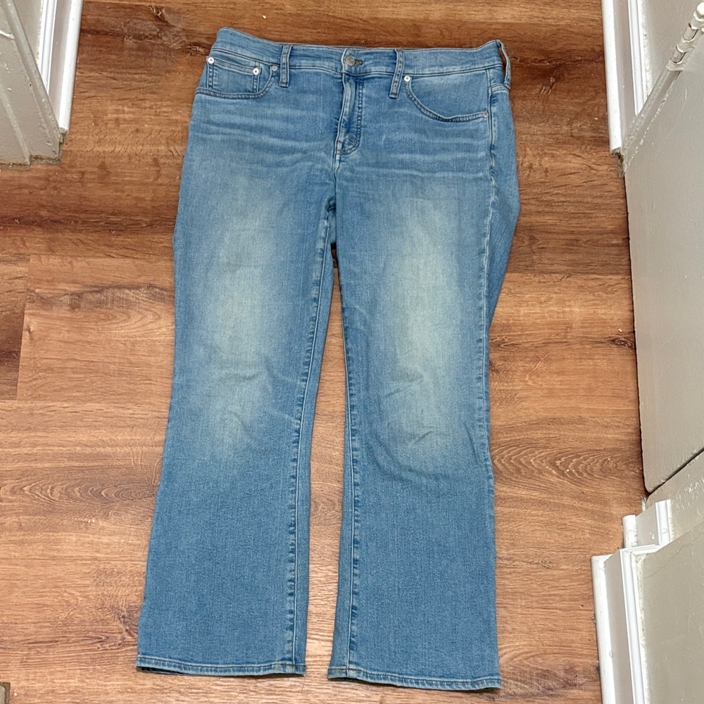 Madewell Mid-Rise Kick Out Flare Jeans Size 30 Women